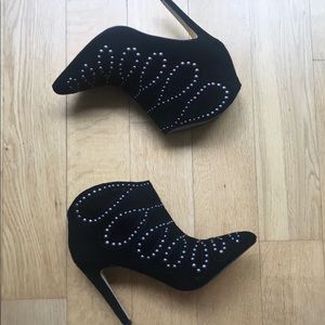 Like-new Joe’s studded booties 🔥